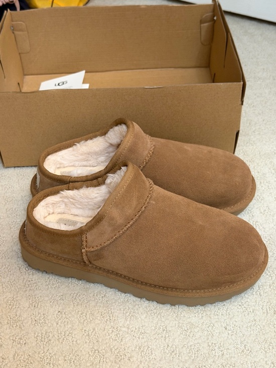 UGG Shoes - UGG Classic Slippers  Women’s Size 8  - Chestnut